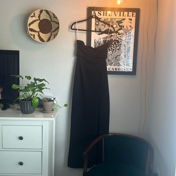 Lulu’s Black Strapless Maxi Dress - Picture 2 of 3